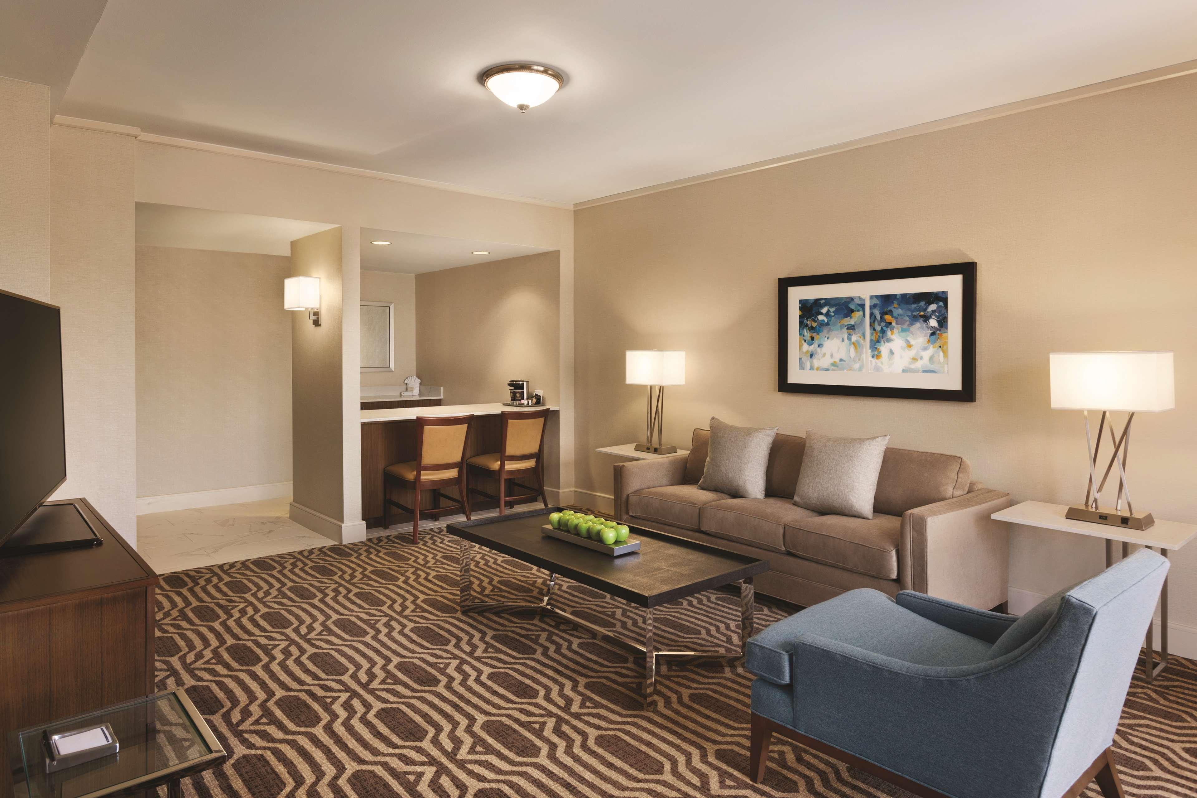 Hilton Boston Dedham Hotel Exterior foto