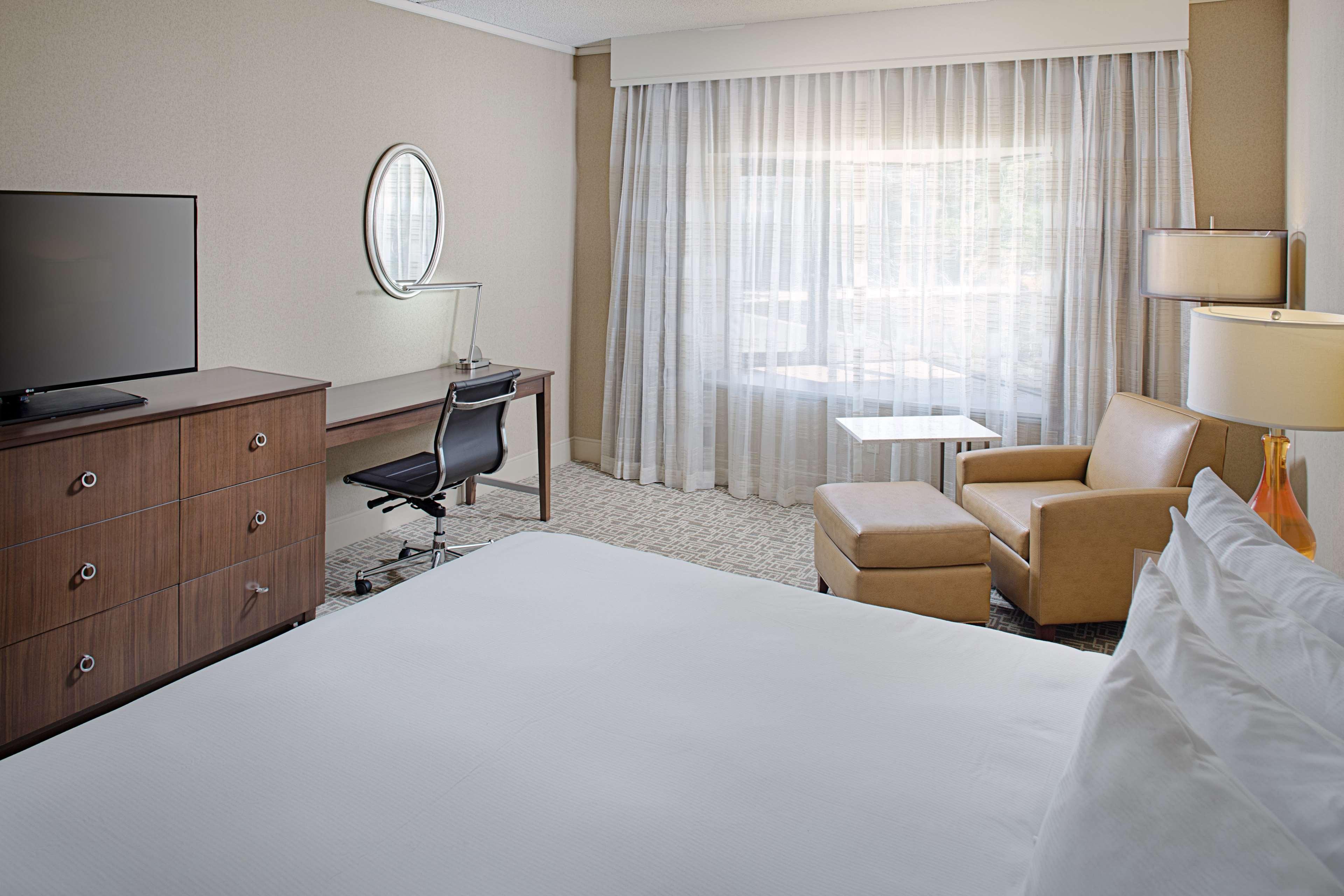 Hilton Boston Dedham Hotel Exterior foto