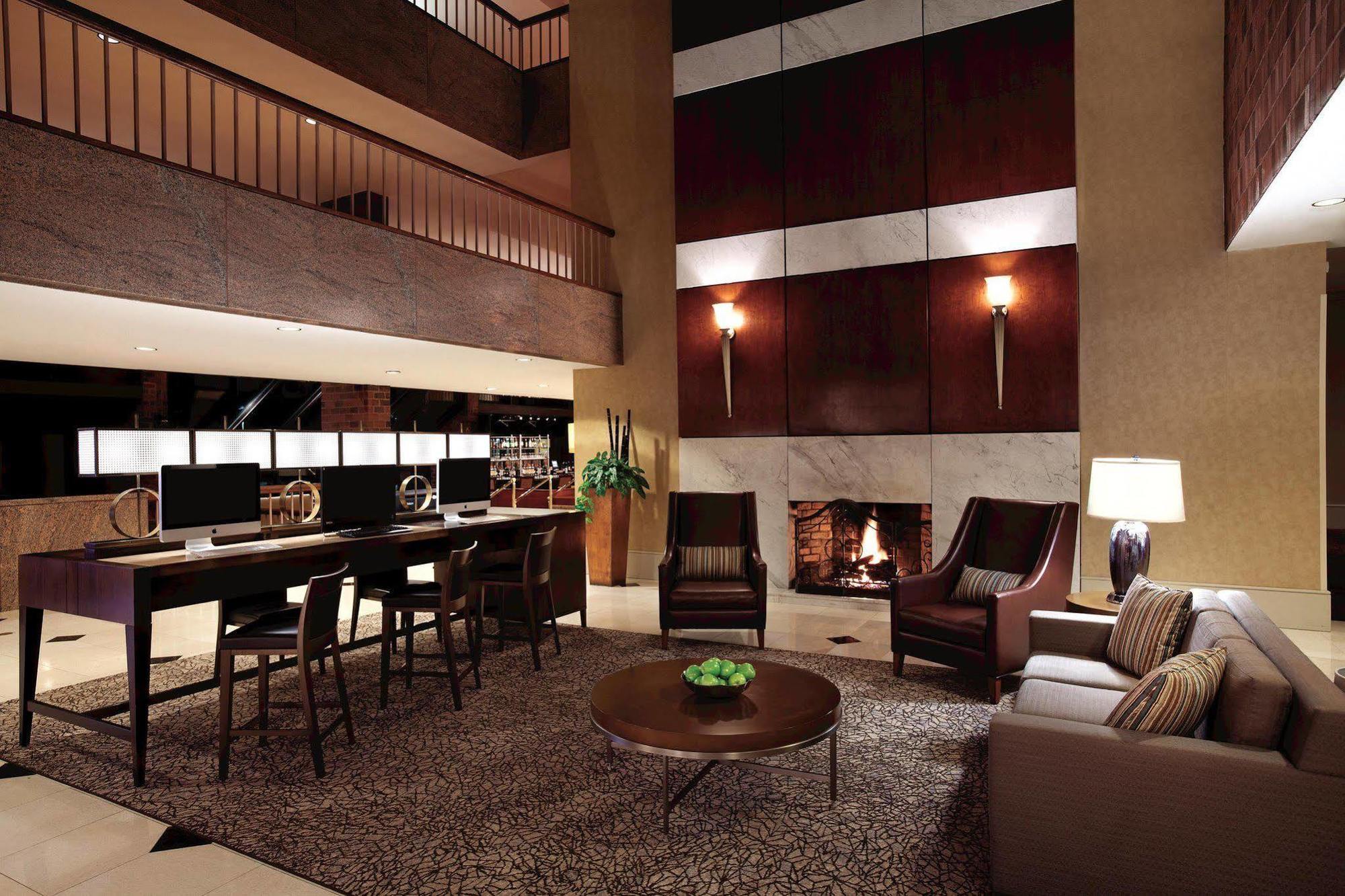 Hilton Boston Dedham Hotel Exterior foto